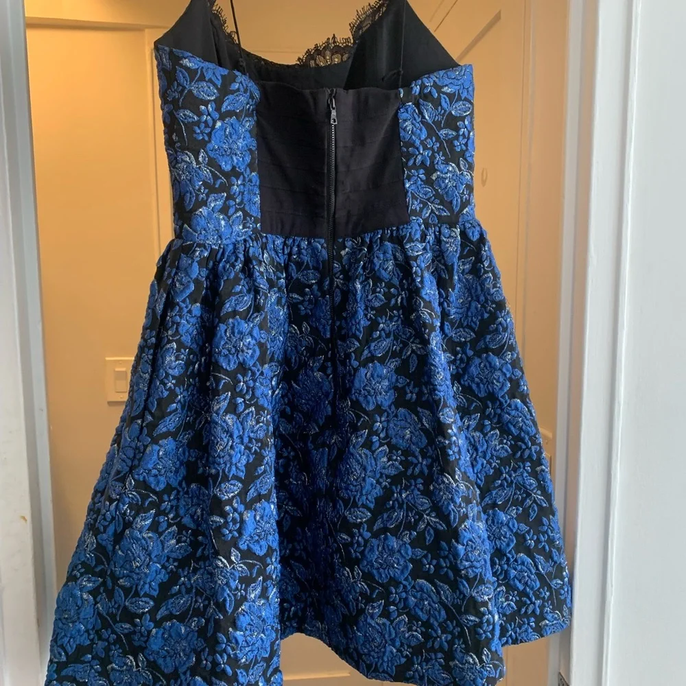 Alice + Olivia Royal Blue Floral Fit-and-Flare Dress with Lace Trim - Picture 2 of 5